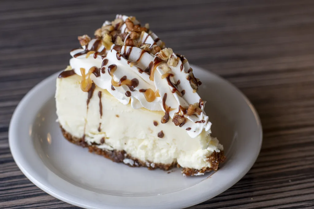 cake Turtle Style Cheesecake 1 CRUST a baking company 1650px